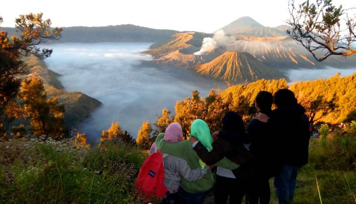 bromo malang bikin batu bumi paronama bak takjub surga gunung coc perjalanan stasiun selesai bandara