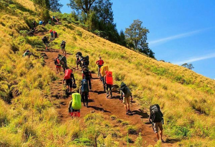 Gunung semeru pendakian menyapa jelita mahameru perkasa ranukumbolo cantik