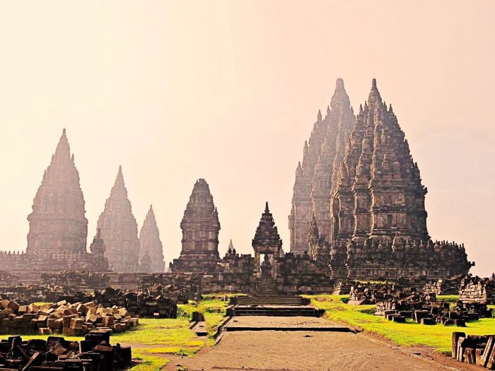Java temples prambanan itinerary volcanoes waterfalls